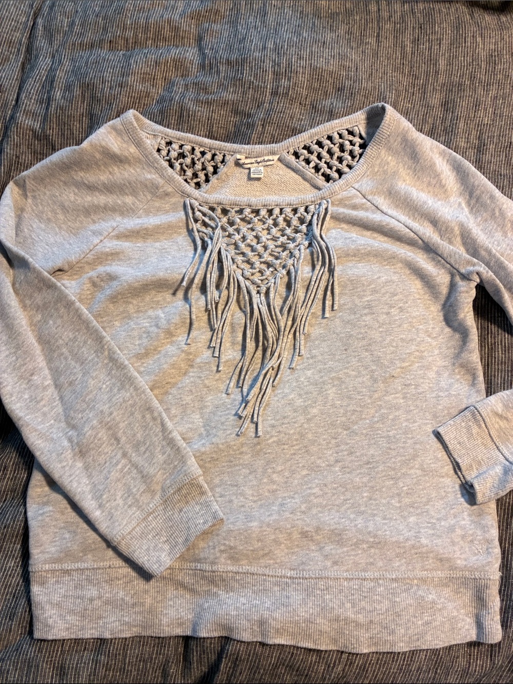 AE Womenโs Gray Fringe Knit Sweater